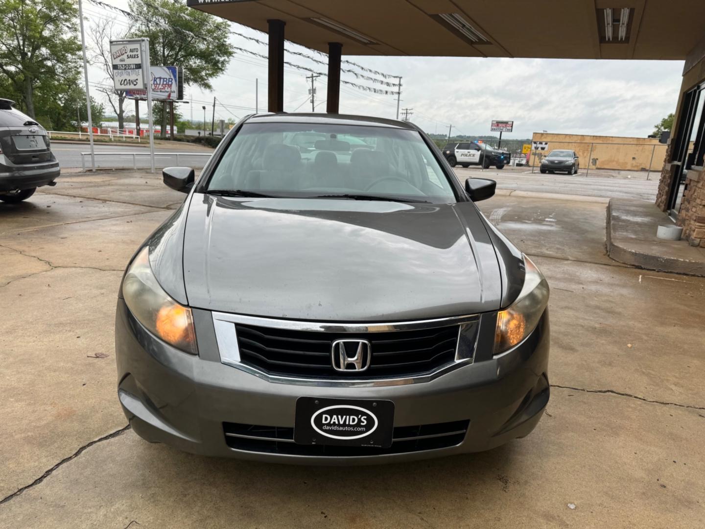 2008 GRAY Honda Accord LX-P Sedan AT (JHMCP26468C) with an 2.4L L4 DOHC 16V engine, 5-Speed Automatic Overdrive transmission, located at 307 West Marshall Avenue, Longview, TX, 75601, (903) 753-3091, 32.500828, -94.742577 - Photo#0